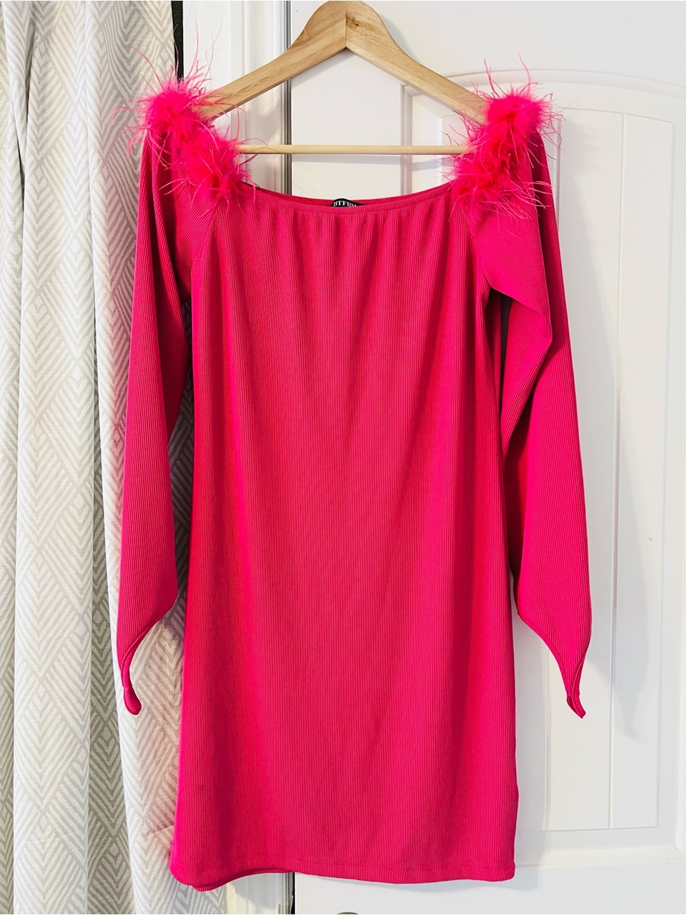 Feather-Trim Hot Pink Off-Shoulder Tunic Legally Blond Elle Woods Costume L